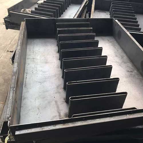 蓋板模具廠家